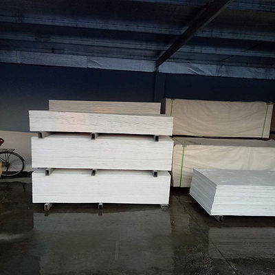 Camini ad alta densità per l'isolamento in stile di design moderno
