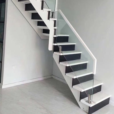 Barricata di vetro in stile moderno per la sicurezza interna nelle scale degli appartamenti