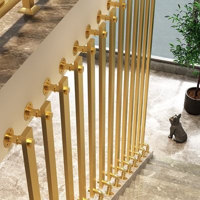 Pareti in alluminio per appartamenti moderni per scalinate a balustrade in ferro battuto