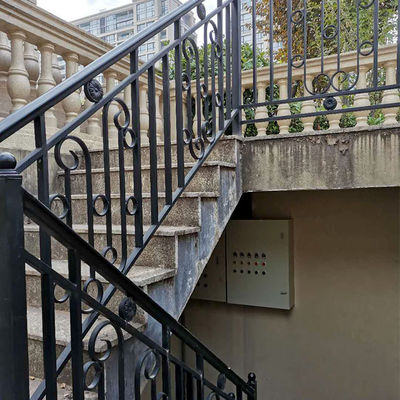 Moderno appartamento muro montato scalinata di ferro battuto ringhiera porta maniglia barra per il design di casa