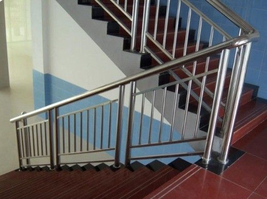 Balustrade metalliche esterne per pareti di appartamenti montate fuori