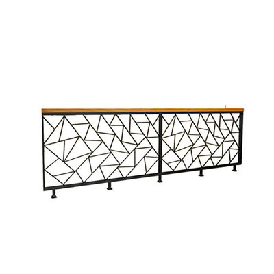 Barricata di scala in alluminio montata a parete con maniglie di balaustra di design personalizzato