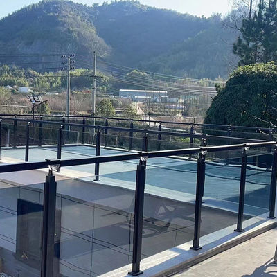Moderno stile di progettazione scala montata a parete ringhiera in vetro temperato con baluster
