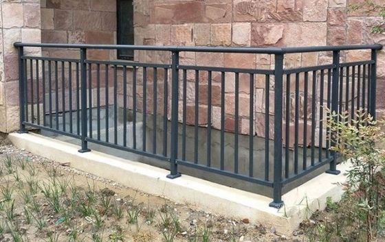 Barricata di balcone in alluminio montata a muro per ponte di manubri di design moderno