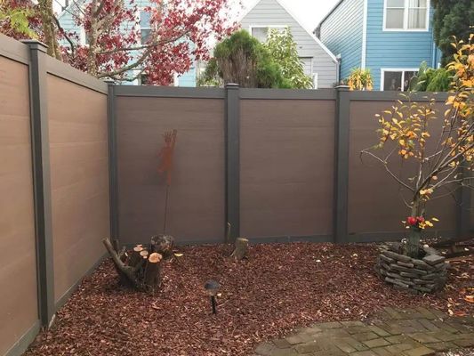 Moderno stile di progettazione di legno di plastica composito Fence Board facile installazione e impermeabile