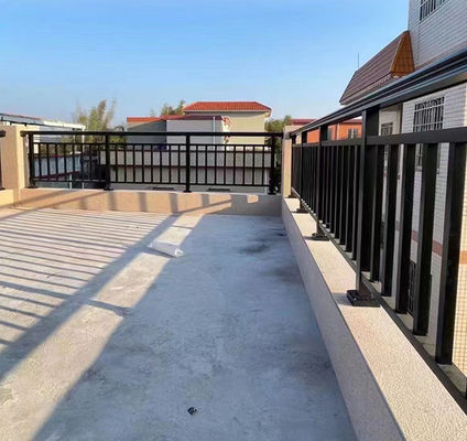 Edificio di uffici Balcone Maniglia in alluminio con design moderno e montaggio del pavimento