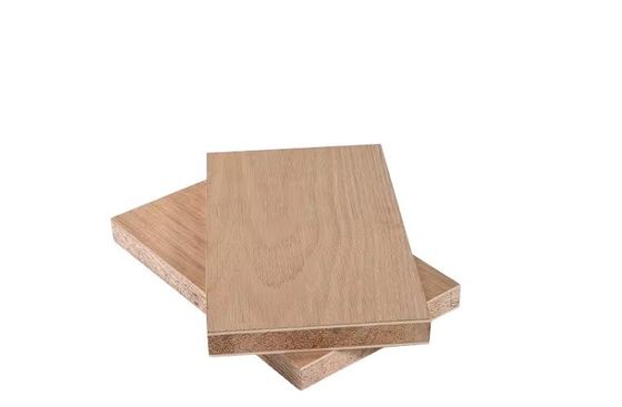 Materiale di pannello non metallico Legno di betulla Finitura mobili compensato per stile di design moderno