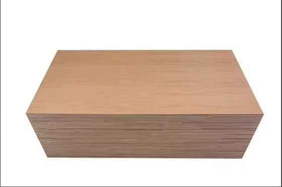 Materiale di pannello non metallico Legno di betulla Finitura mobili compensato per stile di design moderno