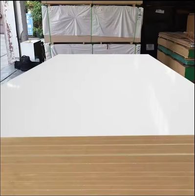 Materiale del pannello non metallico stile di design moderno legno di betulla rivestimento di mobili compensato per il lavoro