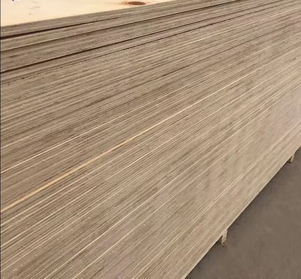 E1 18 mm 3/4 Legno compensato di pino a doppio lato per la decorazione del tetto e della parete esterna