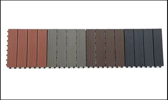Terrazza Legno Plastica Composito Caffè WPC 300 * 300mm Piastrelle per il giardino all'aperto liscia